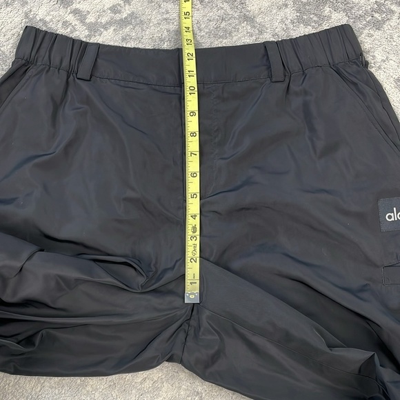 New Alo Yoga Black Break Line Celana Jogger Cargo Pants Relaxed Sz L - Picture 10 of 13